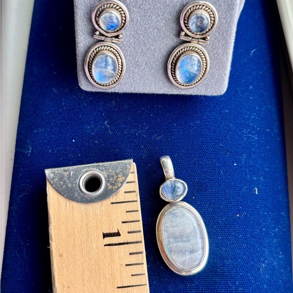 925 Silver & Moonstone earrings and pendant - Picture 5 of 10